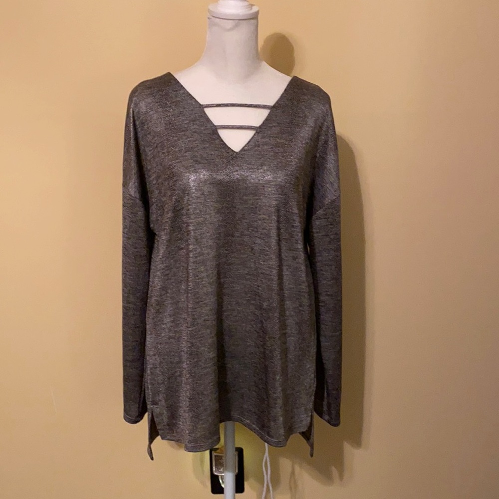 Tribal top